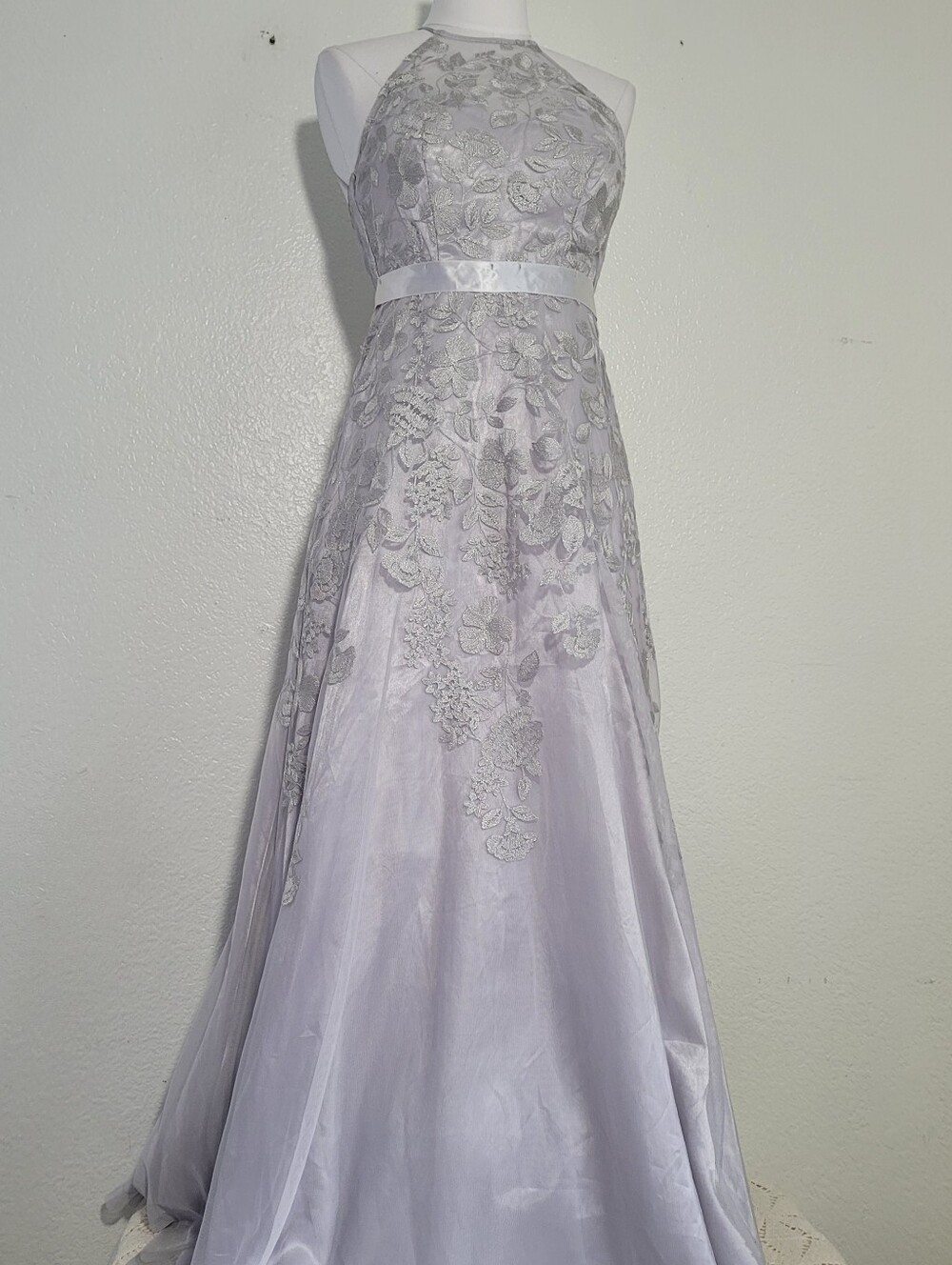 B DARLIN Lavender Overlay Floral Lace Halter Floor Length Evening Gown Size 1/2